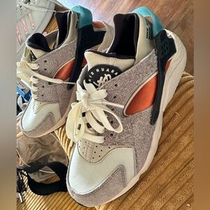 Nike Air Huarache - Women's 6.5